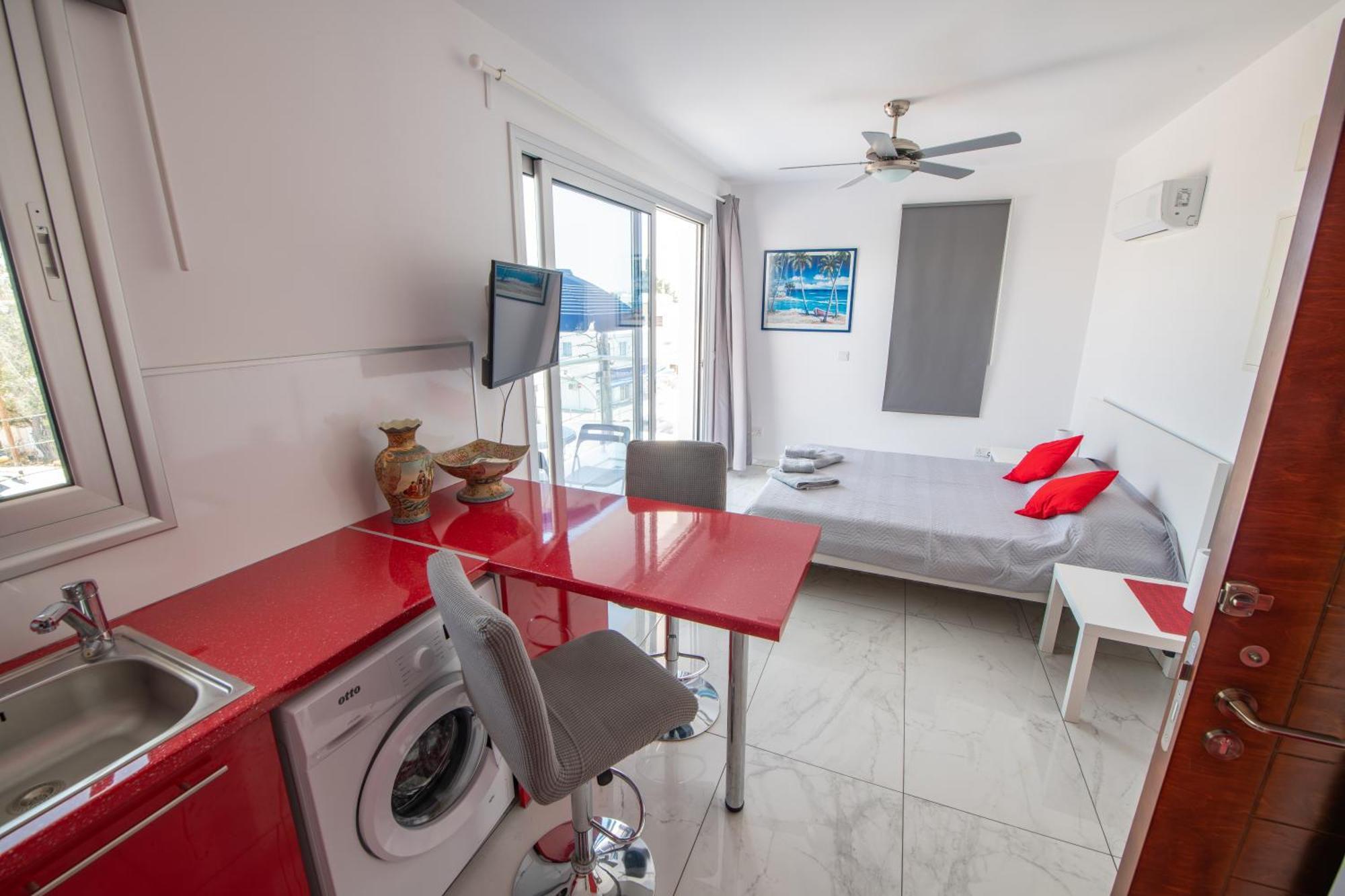 Dream- Downtown-Studios Пафос Екстер'єр фото